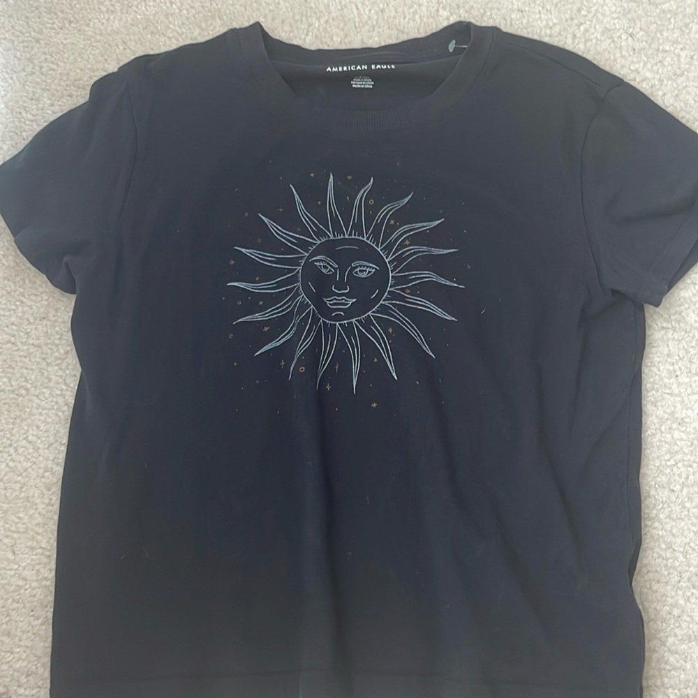 black American Eagle crop top with a sun decal on the front barely worn